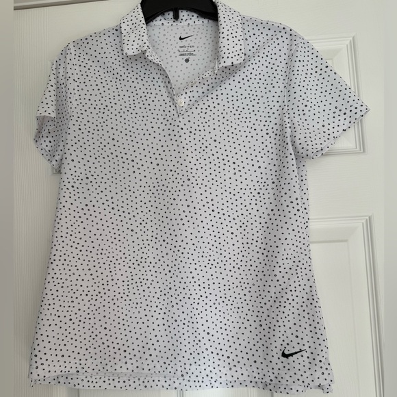 Nike Tops - Nike Dri-FIT White and Black Patterned Shirt